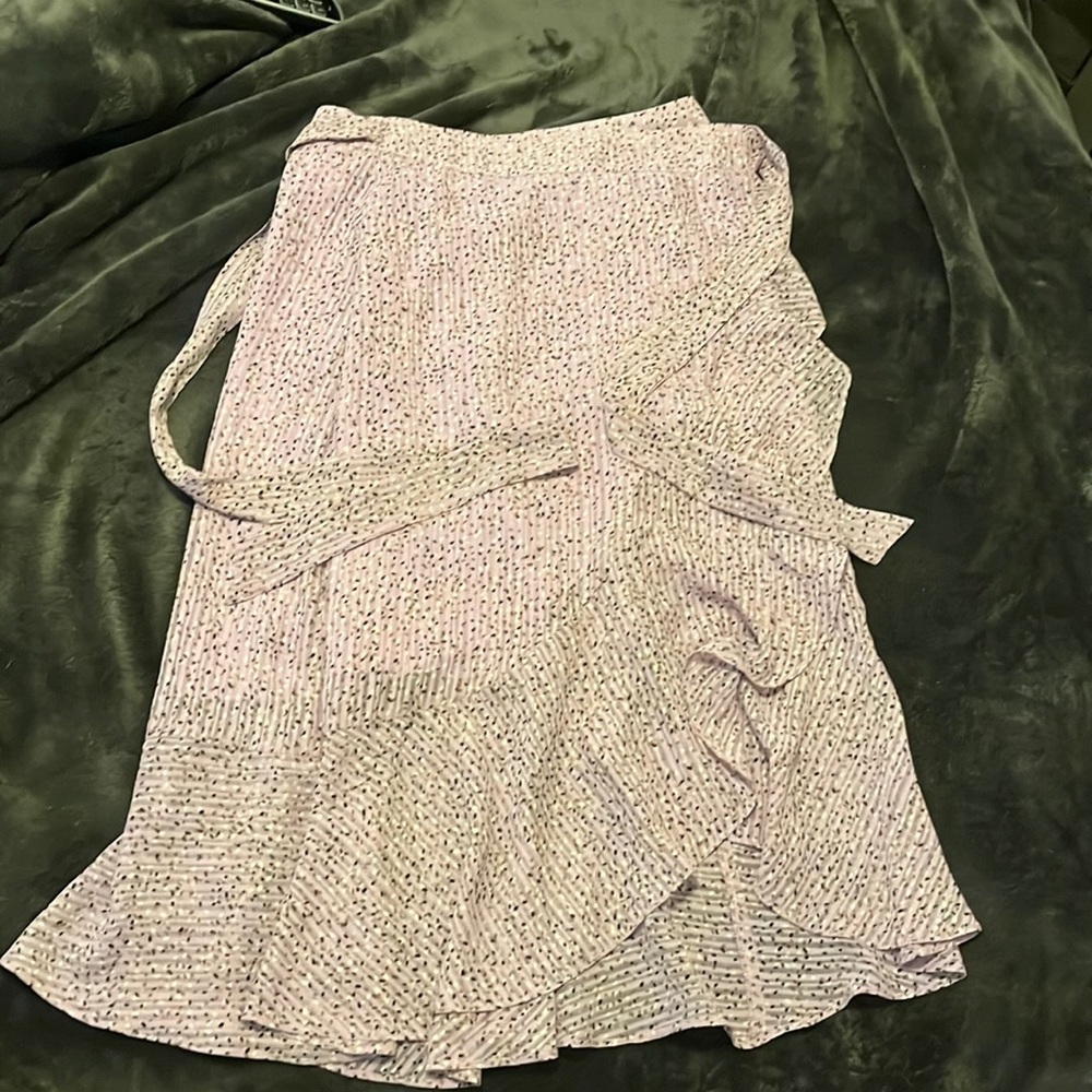 J.O.A size Medium Wrap around pinkish purple dotted patterned skirt